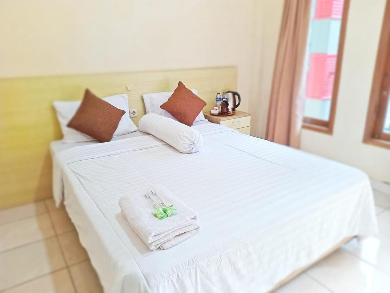 Bayak Hotel Bumdes Cipayung & Resort Ciguntur Extérieur photo